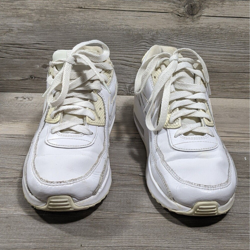 Nike Air Max 90 Boys Size 6Y White Athletic Running Shoes Sneakers CD6864-100